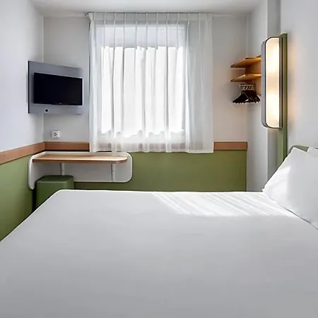 Plaza Mozart Hotel *